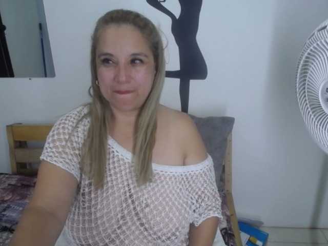 Live sex webcam photo for madametits69 #272749200