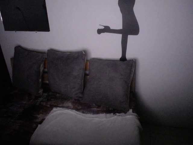 Live sex webcam photo for madametits69 #272798846