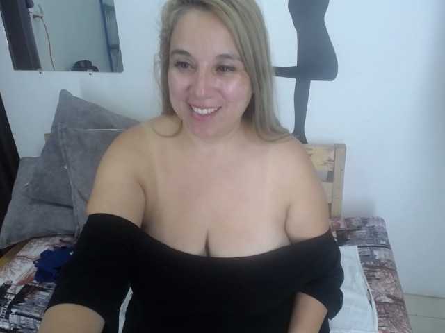 Live sex webcam photo for madametits69 #272979273