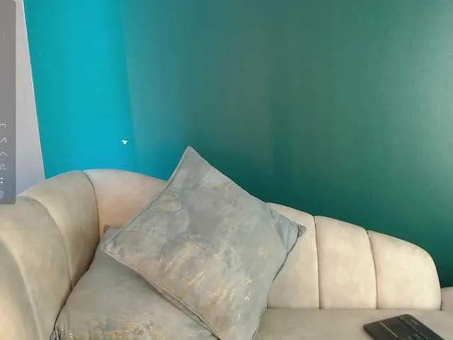 Live sex webcam photo for maddiebaddie999 #277496581