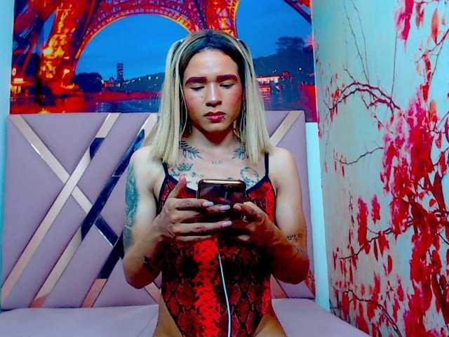 Live sex webcam photo for madelyn-aiden #277604532