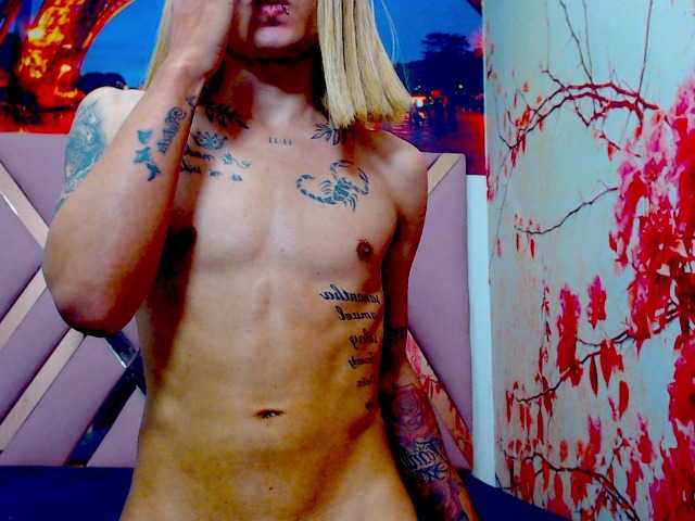 Live sex webcam photo for madelyn-aiden #277647399