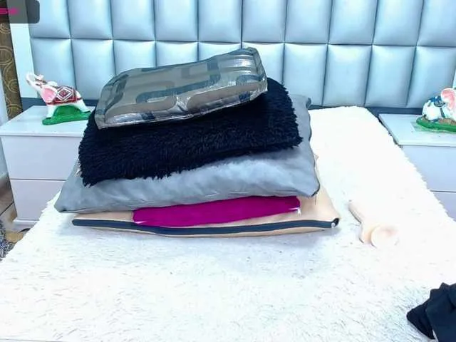 Live sex webcam photo for madisonbroke #272306573