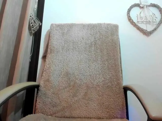 Live sex webcam photo for madyqueen #274545695