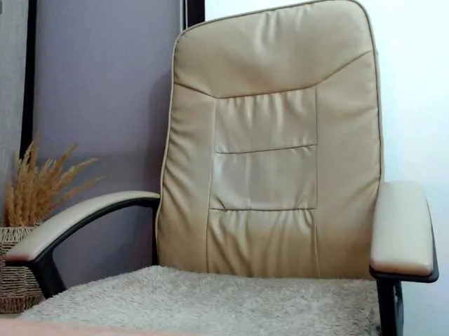 Live sex webcam photo for madyqueen #291467728