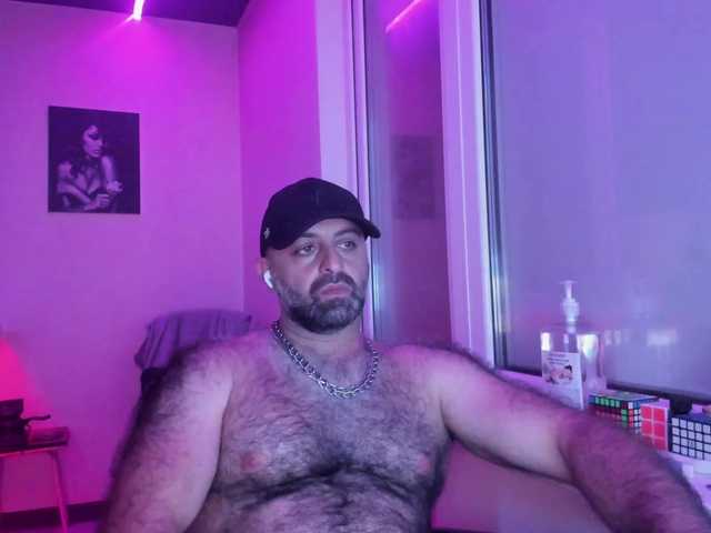 Live sex webcam photo for magabear #278168120