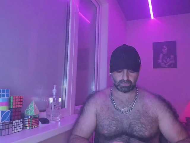 Live sex webcam photo for magabear #278301562