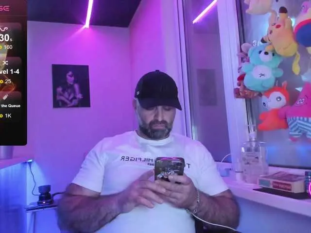 Live sex webcam photo for magabear #291148753