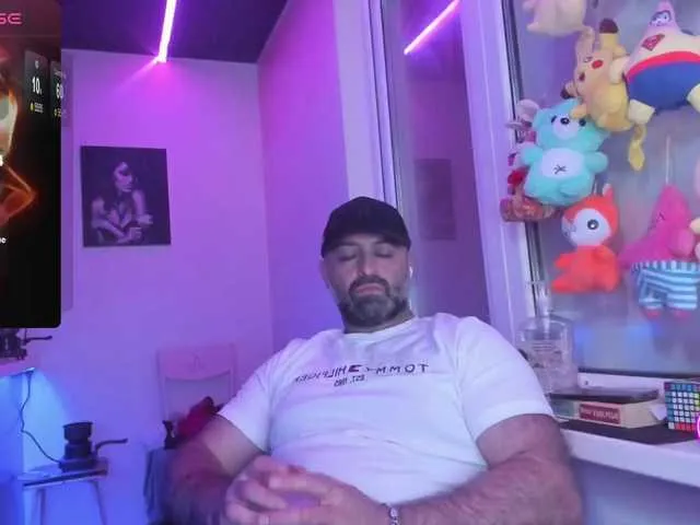 Live sex webcam photo for magabear #291172374