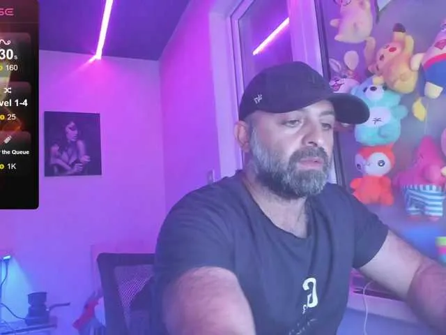 Live sex webcam photo for magabear #291346315