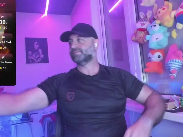 Live sex webcam photo for magabear #291375765