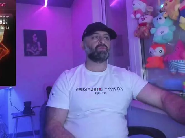 Live sex webcam photo for magabear #291566357