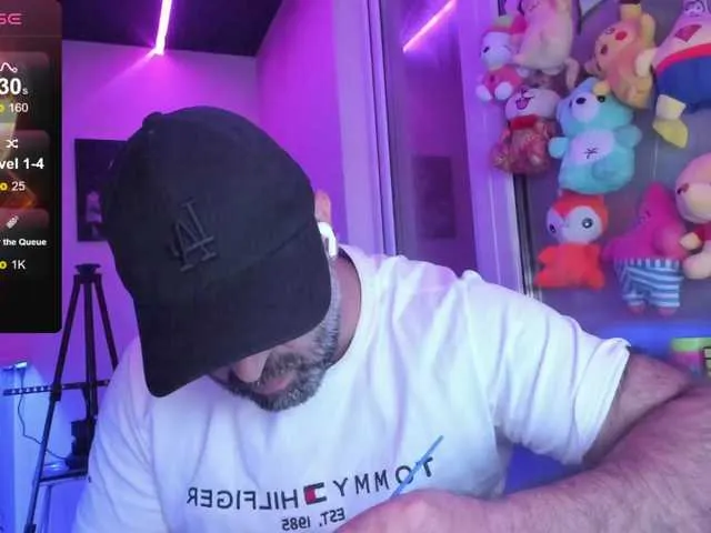 Live sex webcam photo for magabear #291631596