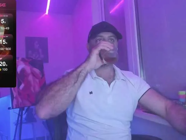 Live sex webcam photo for magabear #291797762