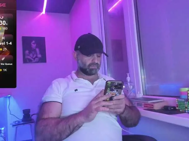 Live sex webcam photo for magabear #291855671