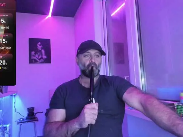 Live sex webcam photo for magabear #291880676