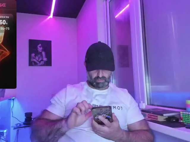 Live sex webcam photo for magabear #291924501