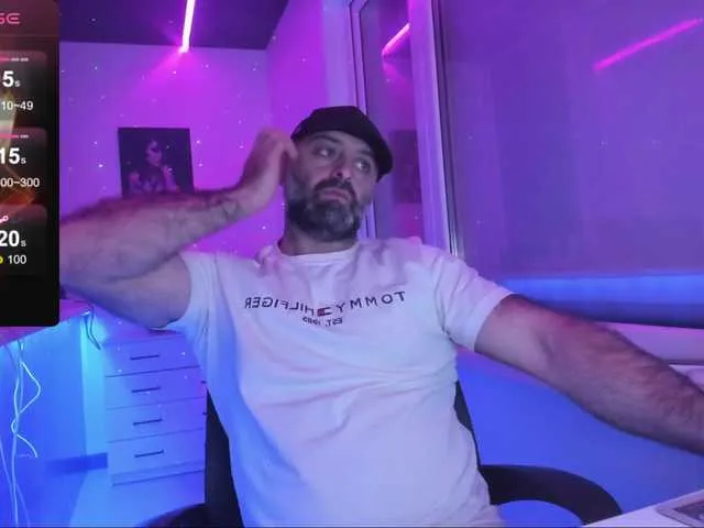 Live sex webcam photo for magabear #292328857