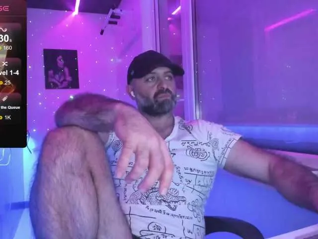 Live sex webcam photo for magabear #292398156