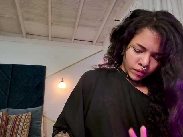 Live sex webcam photo for maggielacloix #276180737