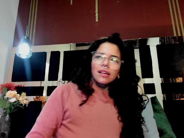 Live sex webcam photo for maggielacloix #276364685