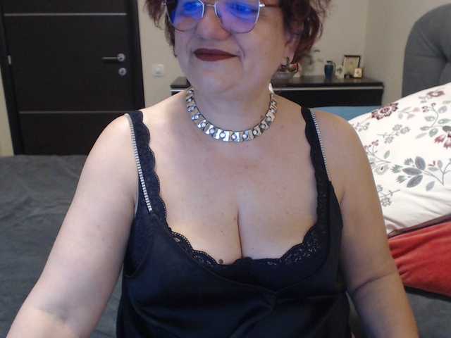 Live sex webcam photo for maggiemilff68 #272250497