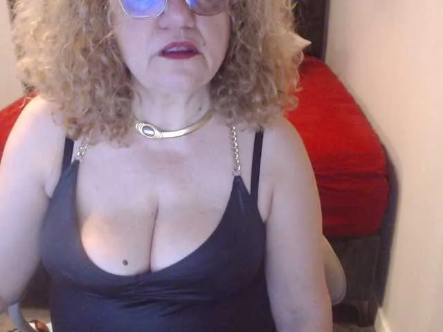 Live sex webcam photo for maggiemilff68 #276562243