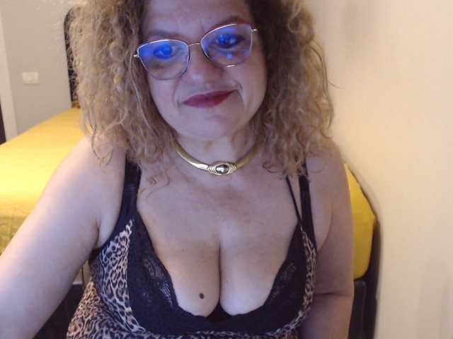 Live sex webcam photo for maggiemilff68 #276764973