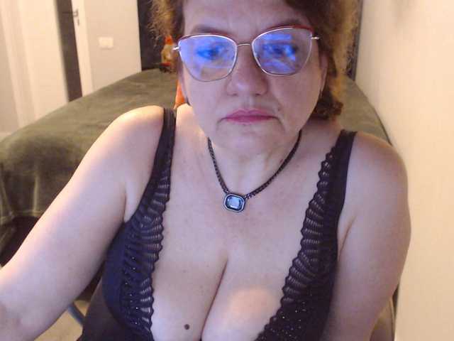 Live sex webcam photo for maggiemilff68 #277741747