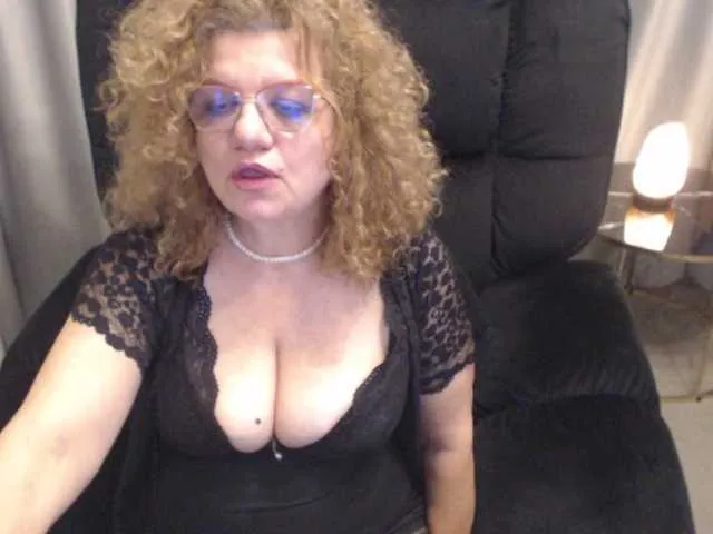 Live sex webcam photo for maggiemilff68 #290391558