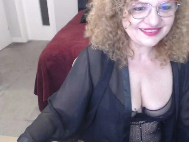 Live sex webcam photo for maggiemilff68 #290605795