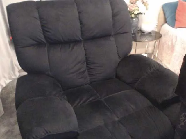 Live sex webcam photo for maggiemilff68 #291026970