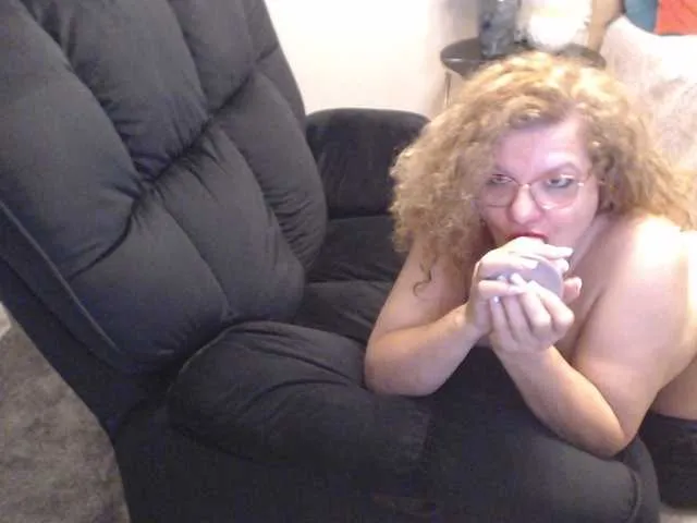 Live sex webcam photo for maggiemilff68 #291034599