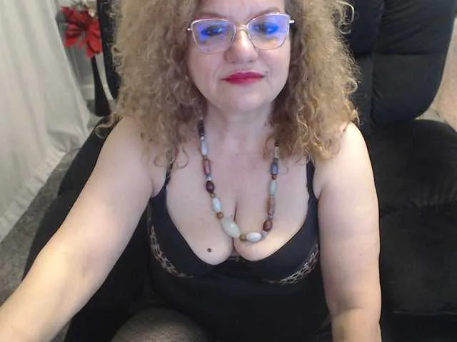 Live sex webcam photo for maggiemilff68 #291061487