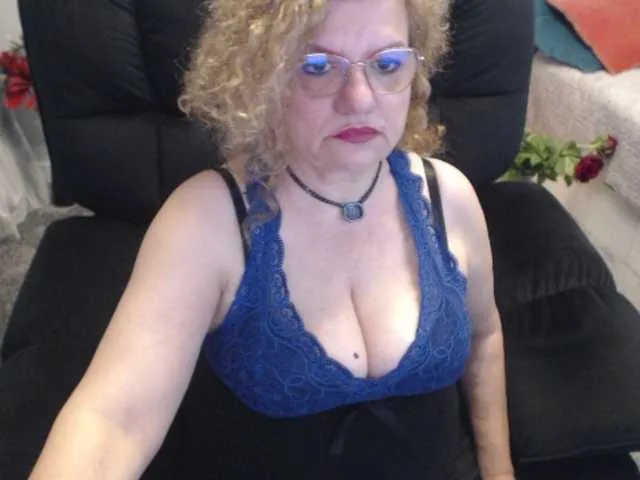 Live sex webcam photo for maggiemilff68 #291088666