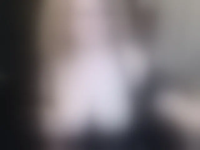 Live sex webcam photo for maggiemilff68 #293322896