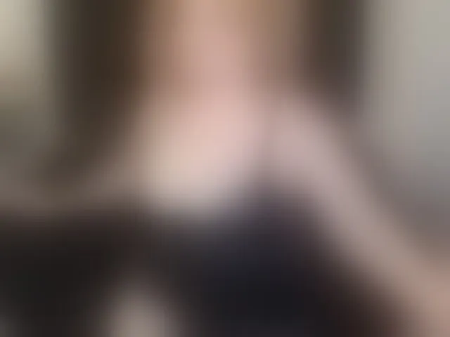 Live sex webcam photo for maggiemilff68 #294025105