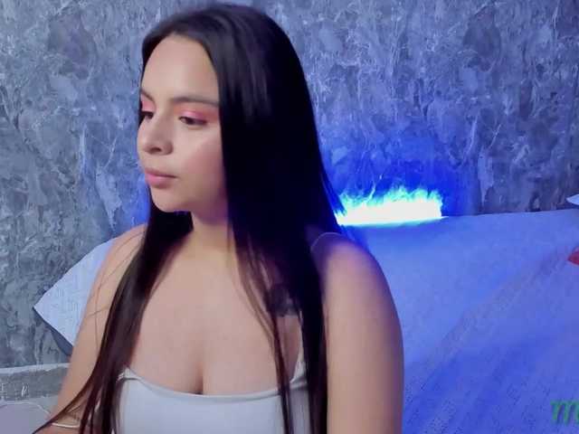 Live sex webcam photo for maia-fox1 #273818681