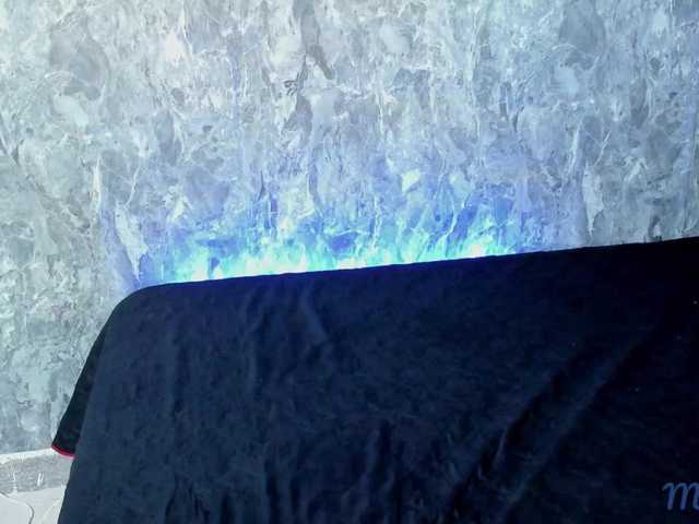 Live sex webcam photo for maia-fox1 #273830102