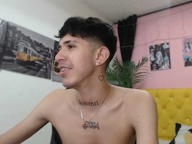 Live sex webcam photo for maicol-baker #277472449