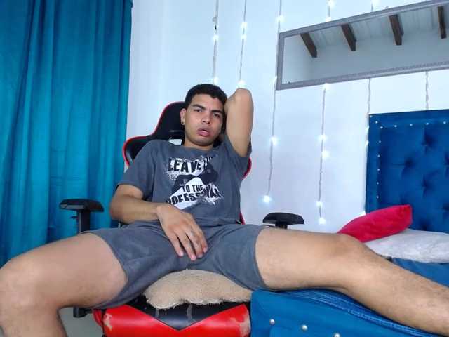 Live sex webcam photo for maikYroger #277733037