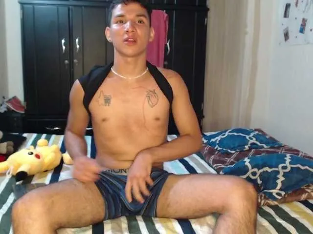 Live sex webcam photo for maikel-olmos #290271561