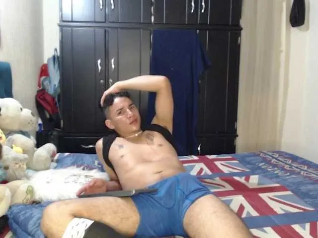 Live sex webcam photo for maikel-olmos #290399895