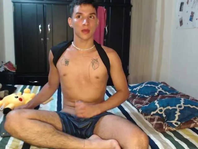 Live sex webcam photo for maikel-olmos #290534092