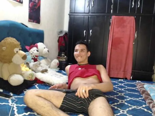 Live sex webcam photo for maikel-olmos #291270595