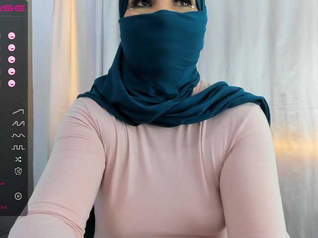 Live sex webcam photo for maissa-milf #276780675