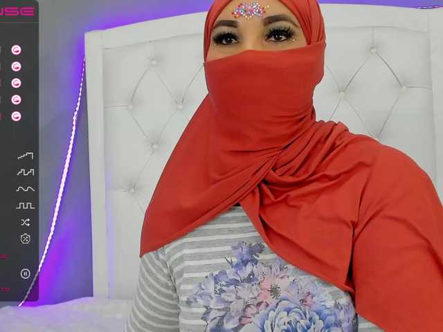 Live sex webcam photo for maissa-milf #276815370