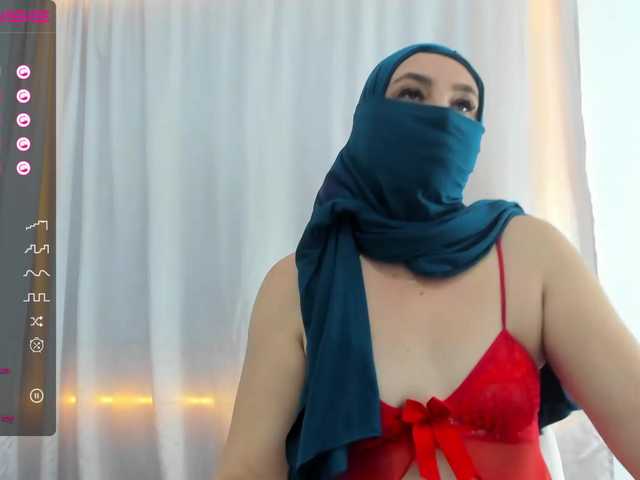 Live sex webcam photo for maissa-milf #276959799