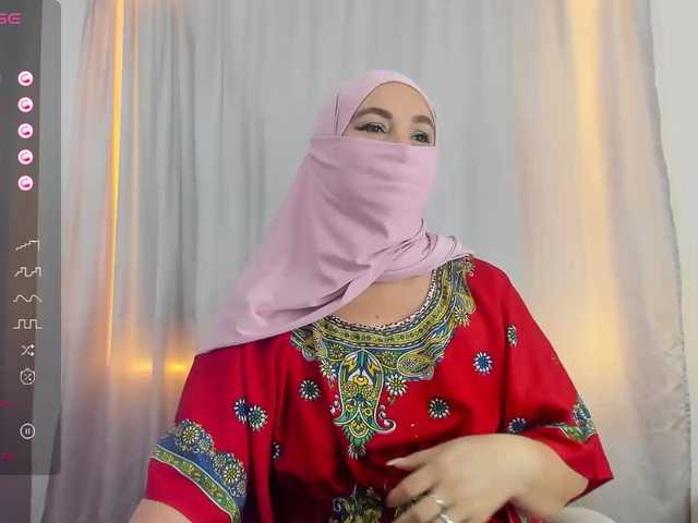 Live sex webcam photo for maissa-milf #277096628