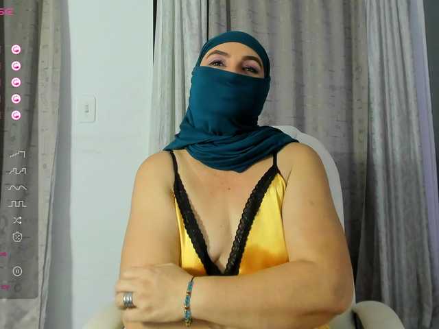 Live sex webcam photo for maissa-milf #277364268